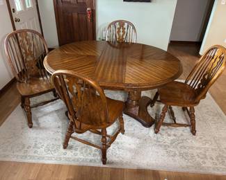 Virginia House Dining Set w/4 Chairs and another Table Leaf (not pictured)