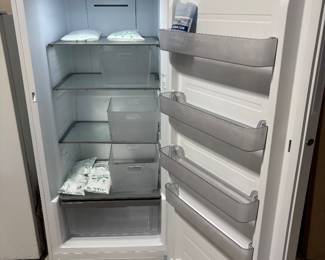 Midea Freezer