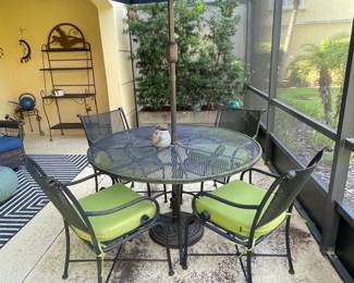 outdoor table and chairs