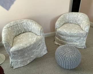 sitting chairs and pouf