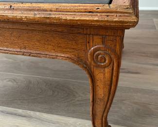 vintage table detail