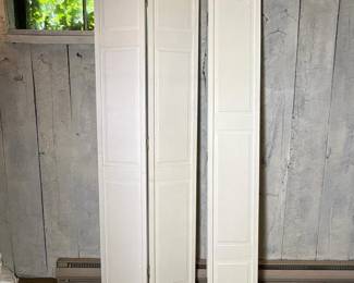 067 pairofwhitemultipanelbifoldcloset