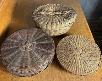 197 threehandmadewovenbasketswithlids