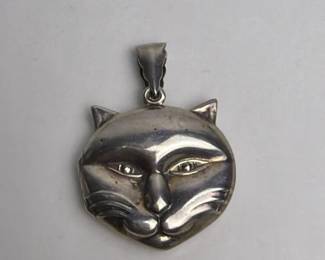 007 sterlingsilvercatfacelocketpendant