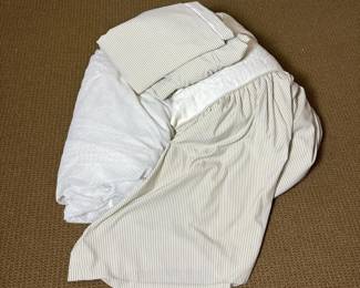 069 kingbedskirtsandcurtainpanellot