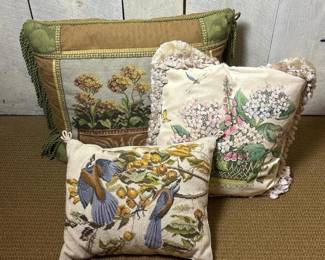 037 trioofdecorativefloralandbirdneedl