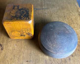 226 woodenanimalillustratedblockandroun