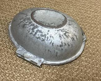 060 vintagehingedmetalfoodmold