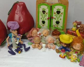 Vintage Strawberry Shortcake Collectible Toys