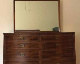 Heritage Henredon 8 Drawer Dresser with Mirror