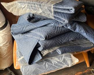 MOVING BLANKETS