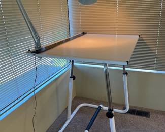 Ultima 125 Specialized White Draft Table