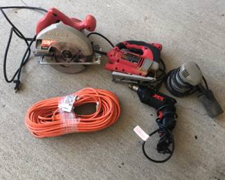 Skilsaw 2.3HP Circular Saw & Skil Tool Accessory Set