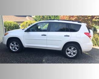 2010 Toyota RAV4 V6 AWD Compact SUV - Sport Vehicle