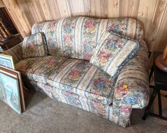 FLORAL COUCH