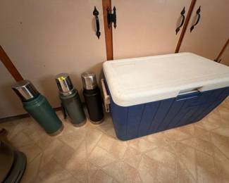COOLER AND THERMOSES