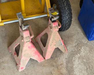 2 JACK STANDS