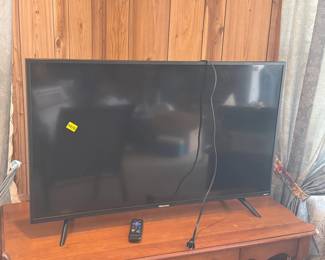 HISENSE TV