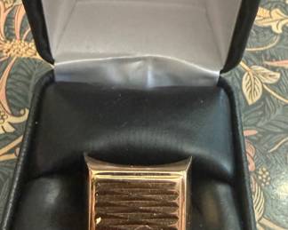 Gold ring