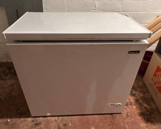 Uptight freezer, works great, dented corner