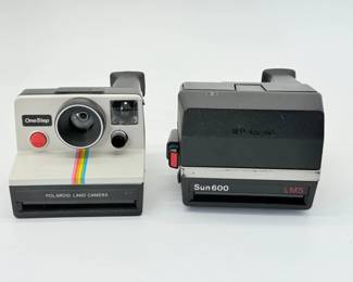 104 PolaroidOneStepSun600LMSCameras
