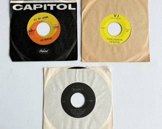 59 TheBeatlesVintage7VinylSinglesTrio