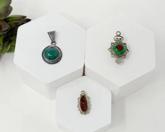 176 VintageSilverToneGemstonePendants