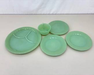 Lot of 5 Vintage FireKing Jadite Plates, and Cup