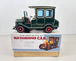 Vintage 1960's Horikawa S.H. Japan Battery Operated Tin Toy Car in Original Box 