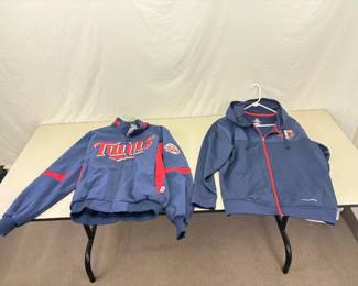 2 Majestic Minnesota Twins Large Coaches Jackets in EXCELLENT Condition