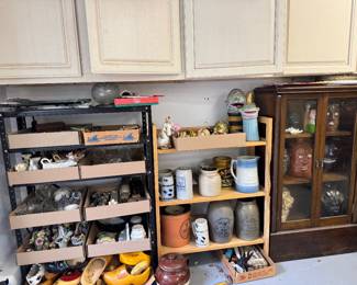 Stoneware, crocs, jug
