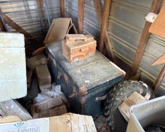 VINTAGE TRUNK