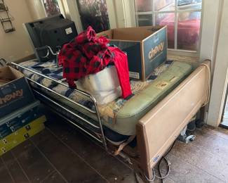  HOSPITAL BED