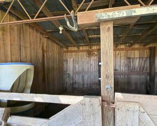 HAY RACK FEEDERS, METAL PIECE