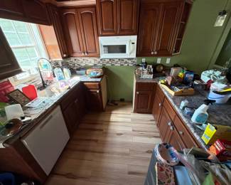 CONTENTS OF COUNTER & CABINETS