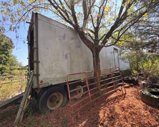VAN TRAILER & CONTENTS