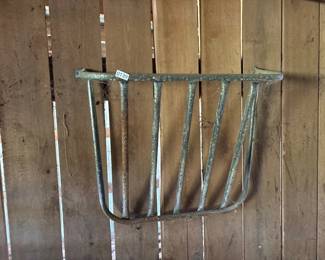 HAY FEEDER
