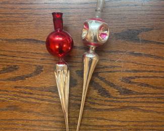 h Pair of Vintage Silvered Glass Finial Christmas Ornaments