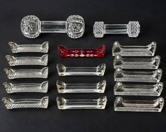 hd Assorted Lot of 17 Clear and Red Knife Rests