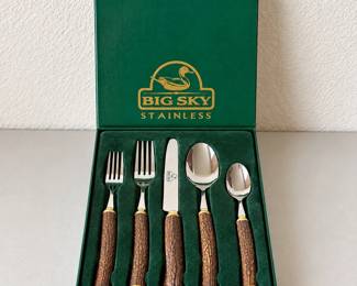 hk Big Sky Stainless Flatware Set with AntlerStyle Handles Boxed 5Piece Place Setting