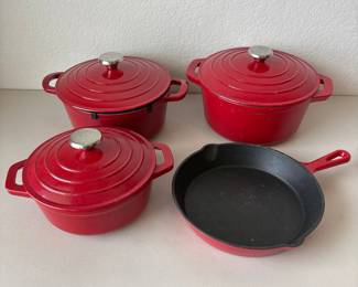 kh Sur La Table 4Piece Cast Iron Cookware Set in Red