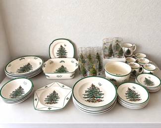 hk 53Piece Spode Christmas Tree Dinnerware Set
