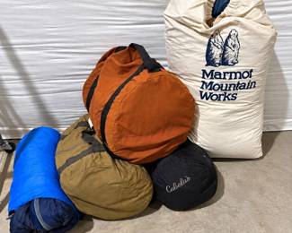 b Sleeping Bag Lot
