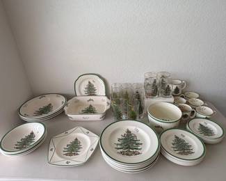 hk 53Piece Spode Christmas Tree Dinnerware Set with Glasses, Bowls, and Cups