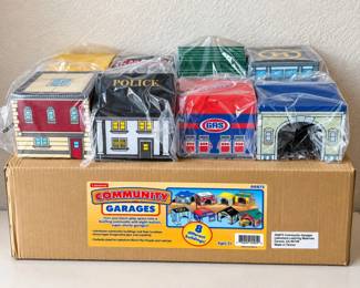 ld Lakeshore Community Garages Set