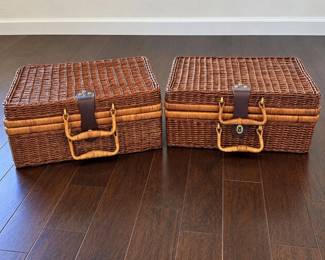 ld Pair of Woven Wicker Picnic Baskets