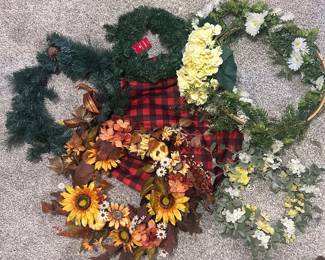 h Seasonal Decorative Wreath Collection