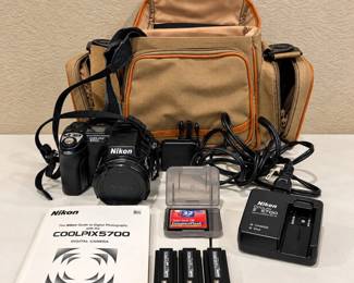 e Nikon Coolpix 5700 Digital Camera with Accessories