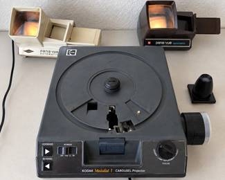 e Kodak Medalist I Carousel Projector with PairView Automatic Slide Viewers and Elee Slide Piece