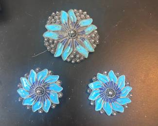 j Vintage .900 Silver Blue Enamel Floral Brooch ClipOn Earrings Set 16g